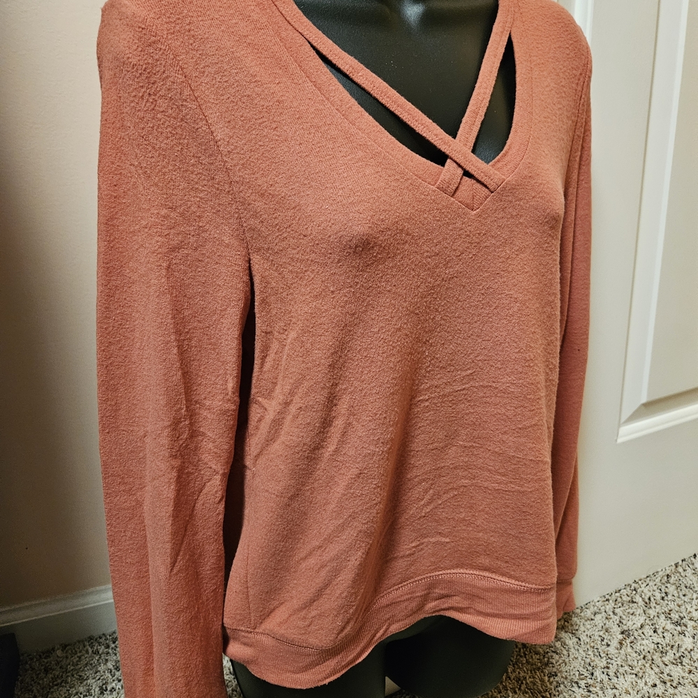 White Crow Rust Long Sleeve V-Neck Top - Picture 5 of 9